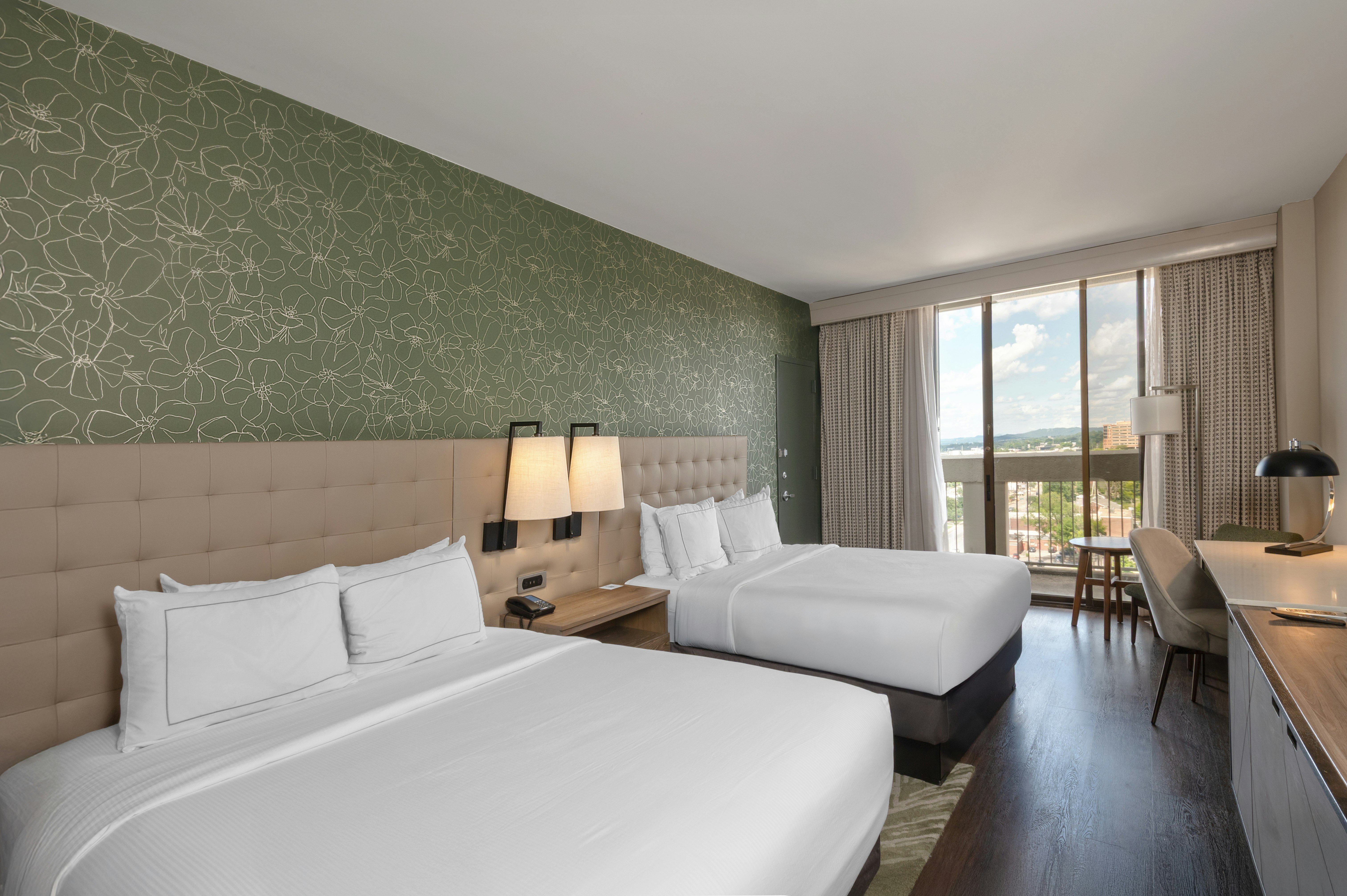 room, 2 queen beds, balcony