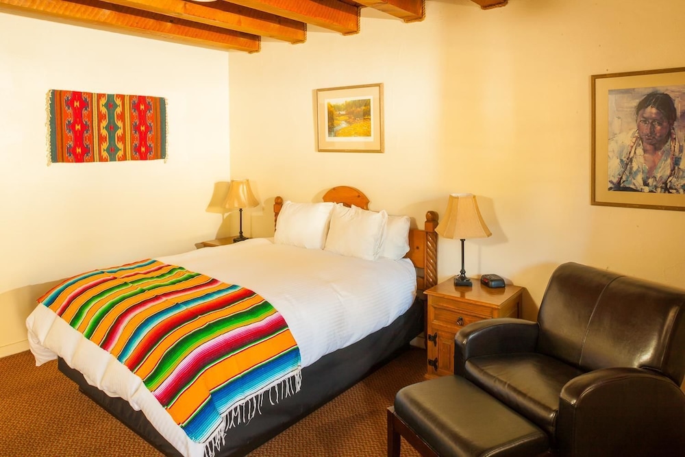 El Pueblo Lodge 21/71