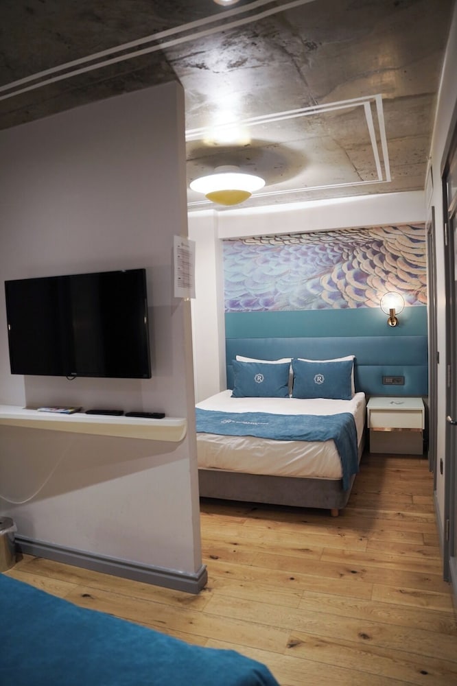 غرفة كومفورت رباعية بسريرين كوين، Royal Galata Hotel 5/10