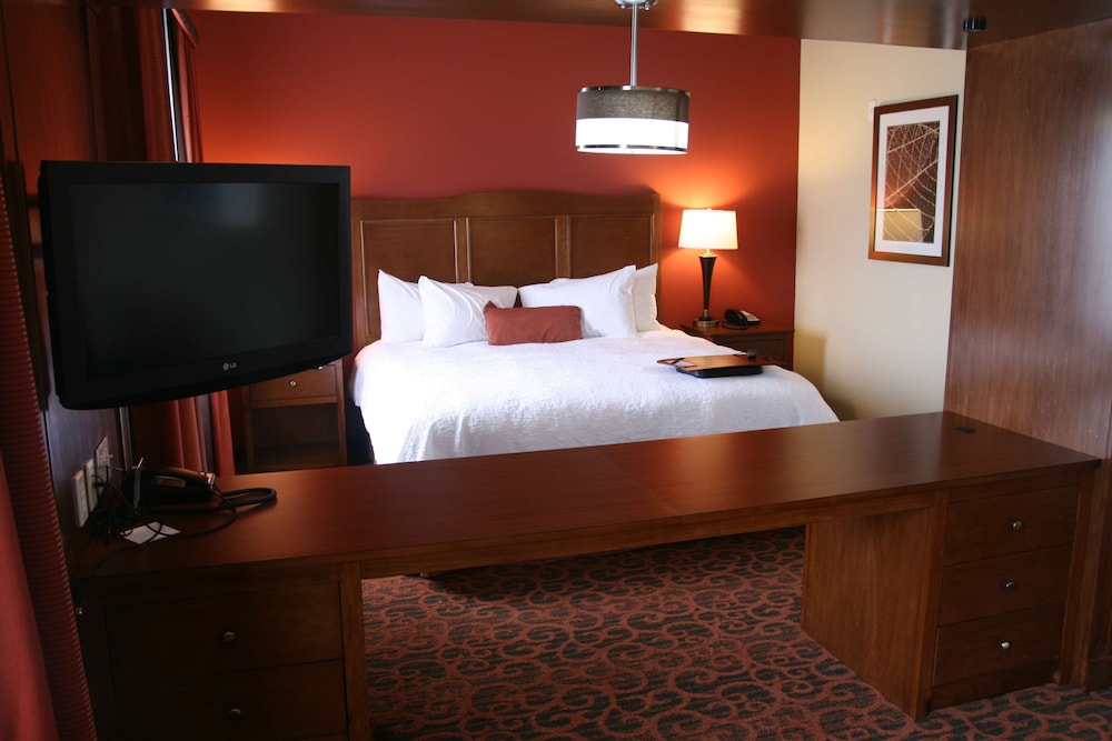 Hampton Inn Suites Bastrop 11/20