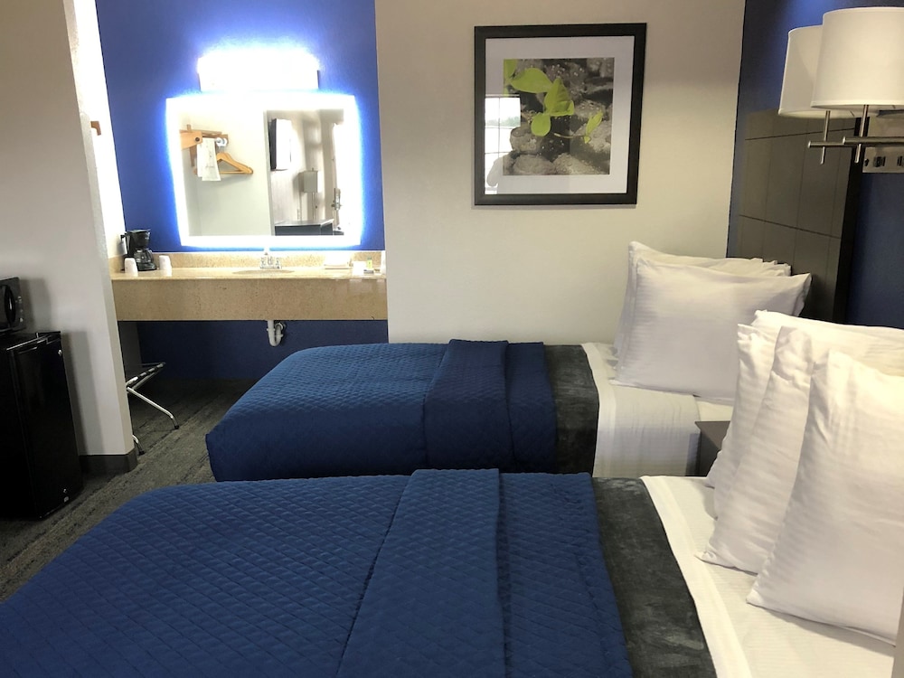 Executive Inn And Suites Joaquin 14/33