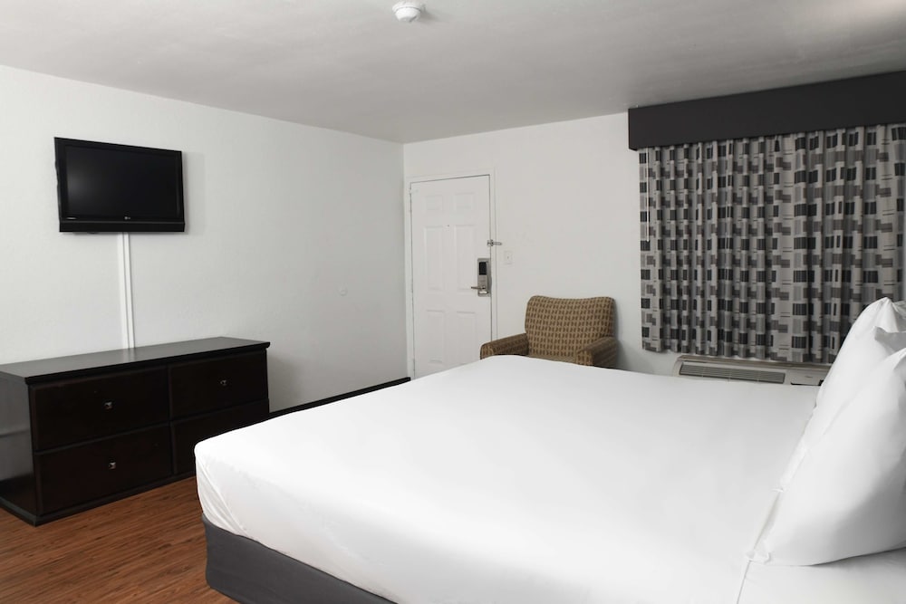 Regency Inn 10/17