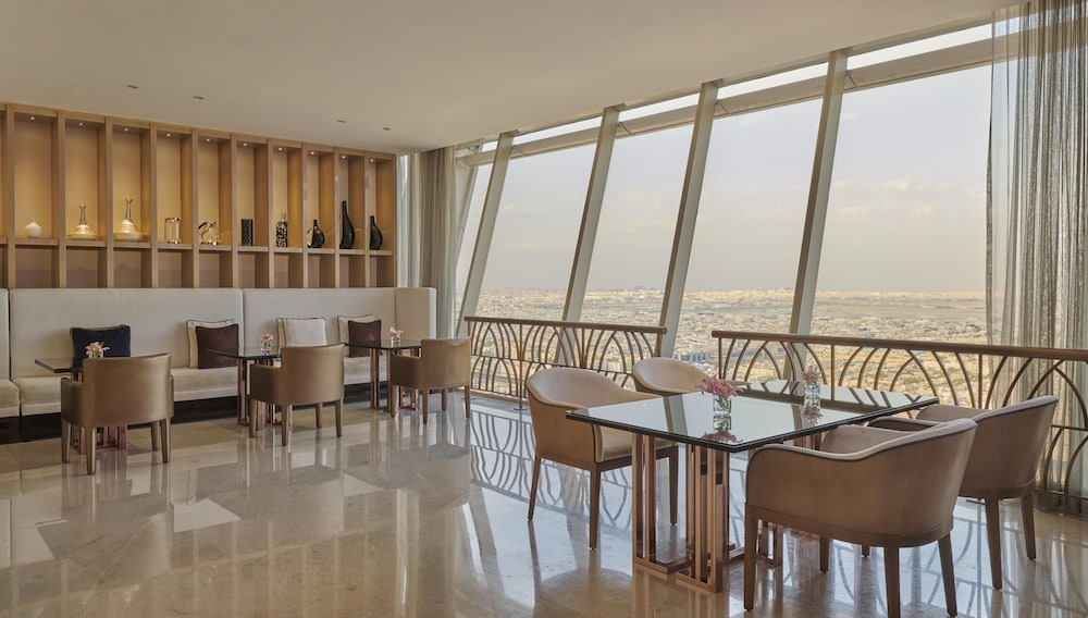 حياة ريجينسي(Hyatt Regency Riyadh Olaya) 54/75