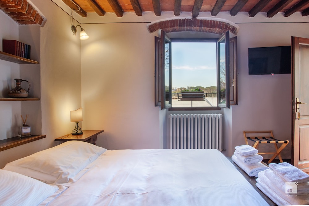 Comfort, Double or Twin Bed, Hill View