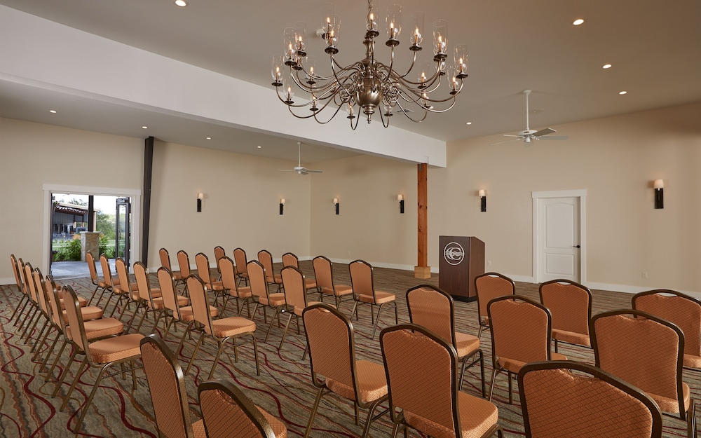 Carter Creek Winery Resort & Spa 29/39
