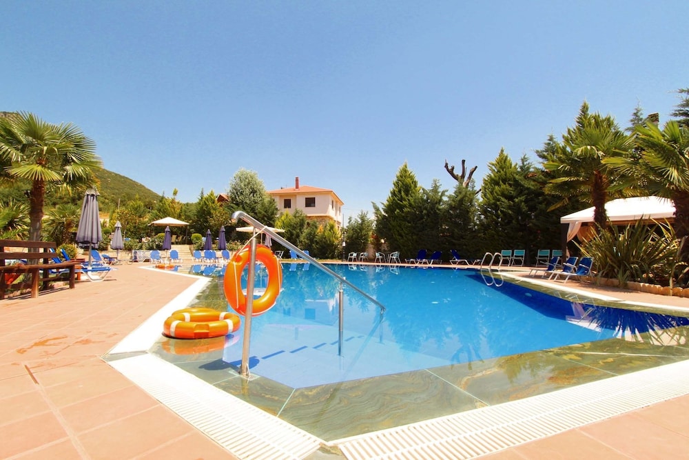 Famissi Eden Hotel 34/47