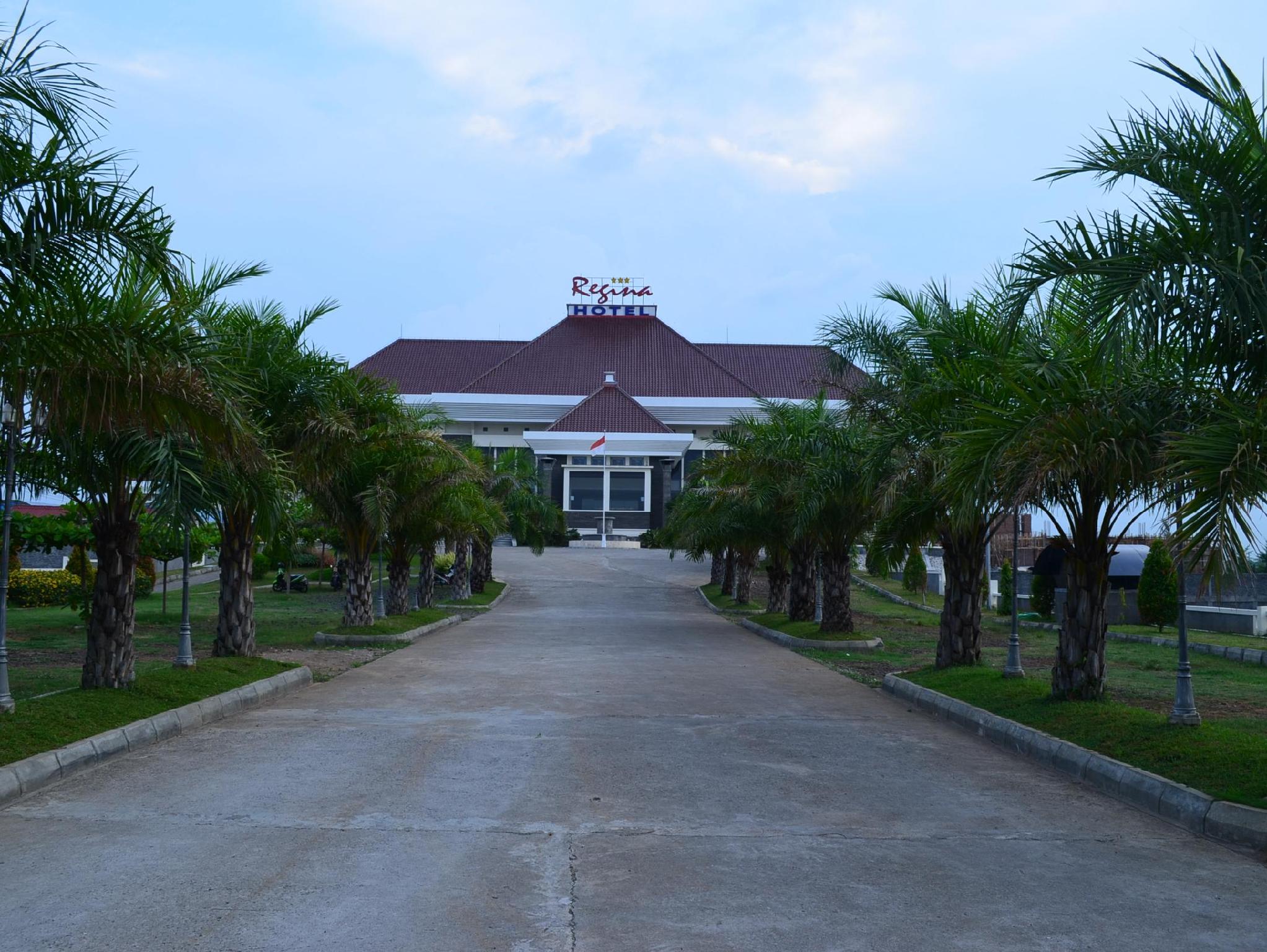 Regina Hotel Pemalang 30/32