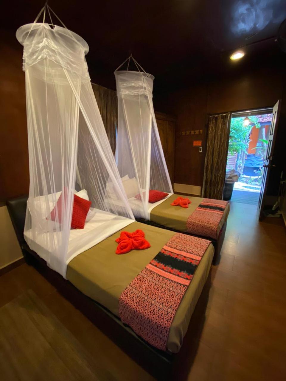 Ombak Dive Resort 8/62