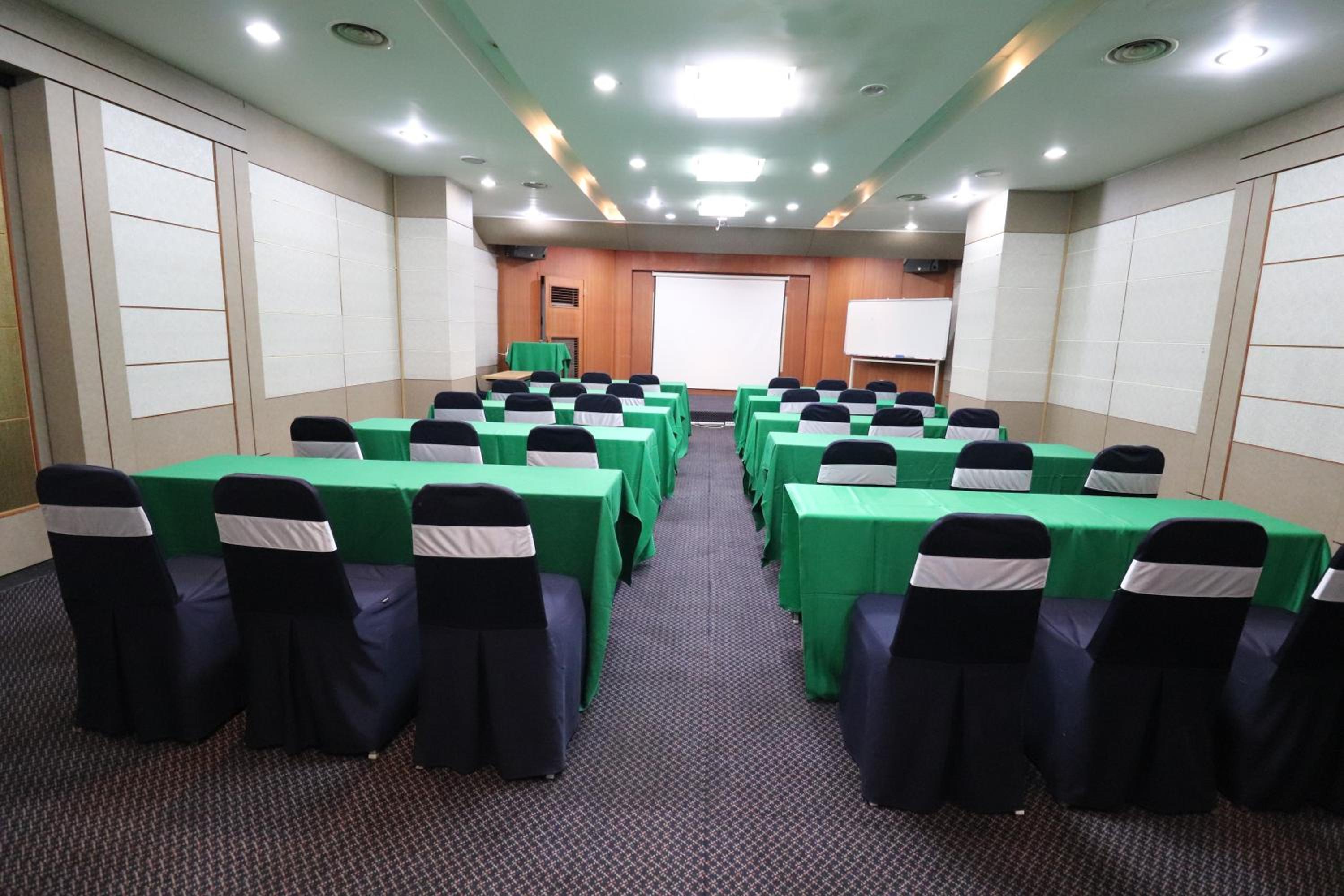Chungju Grand Hotel 30/36