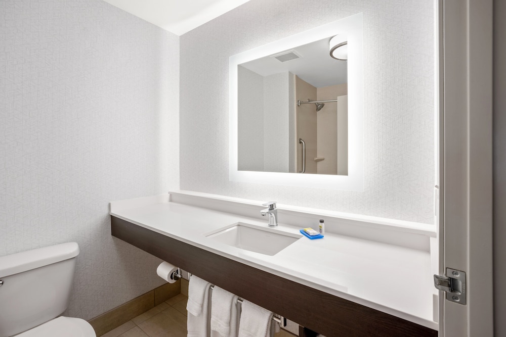Holiday Inn Express Hotel Suites A Marysville 26/71