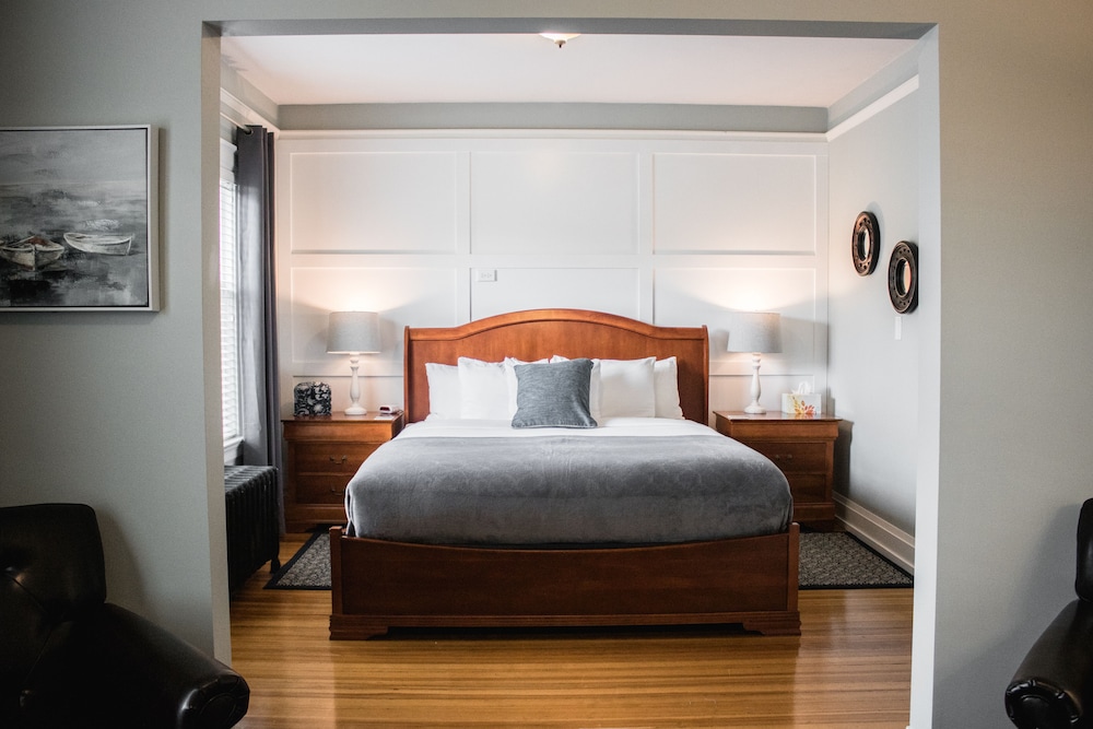 Nantucket Inn 16/50