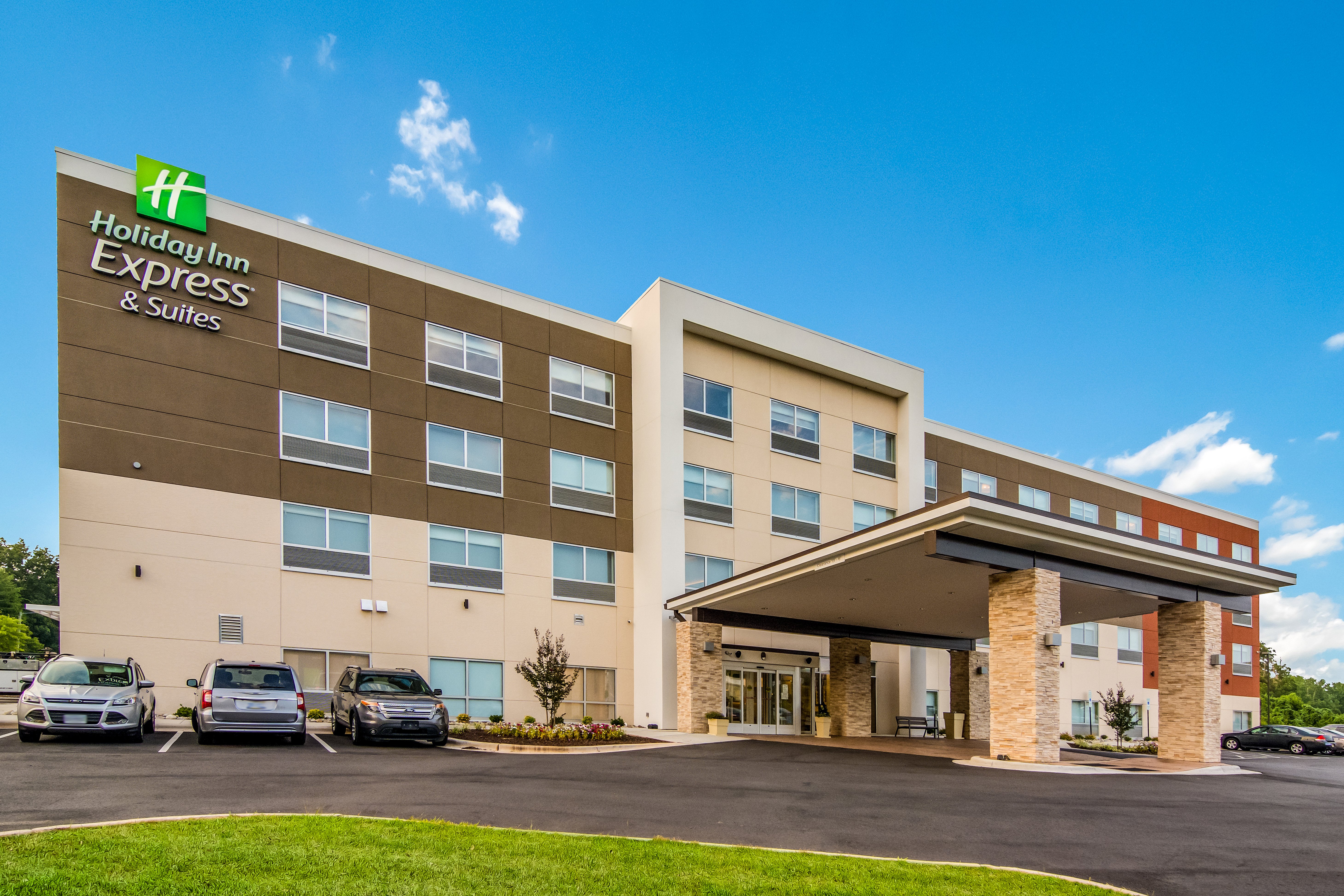 Holiday Inn Express and Suites Asheboro 32/34