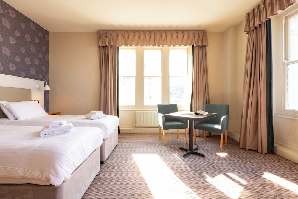 غرفة سوبيريور بسريرين منفصلين بإطلالة على البحر