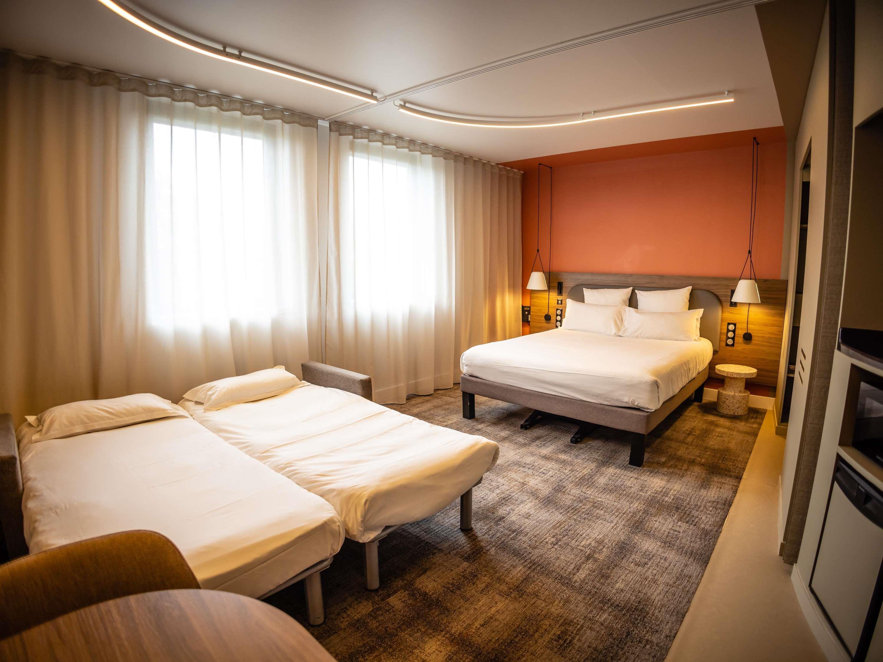 SUPERIOR, SUITE, DOUBLE AND TWIN BEDS