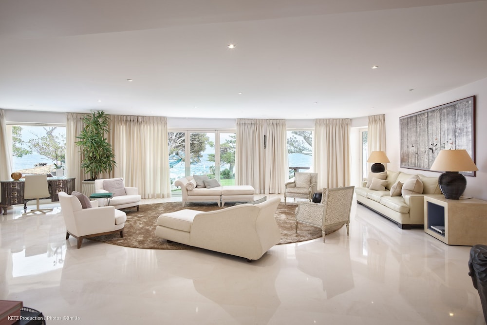 Cap Estel 42/77