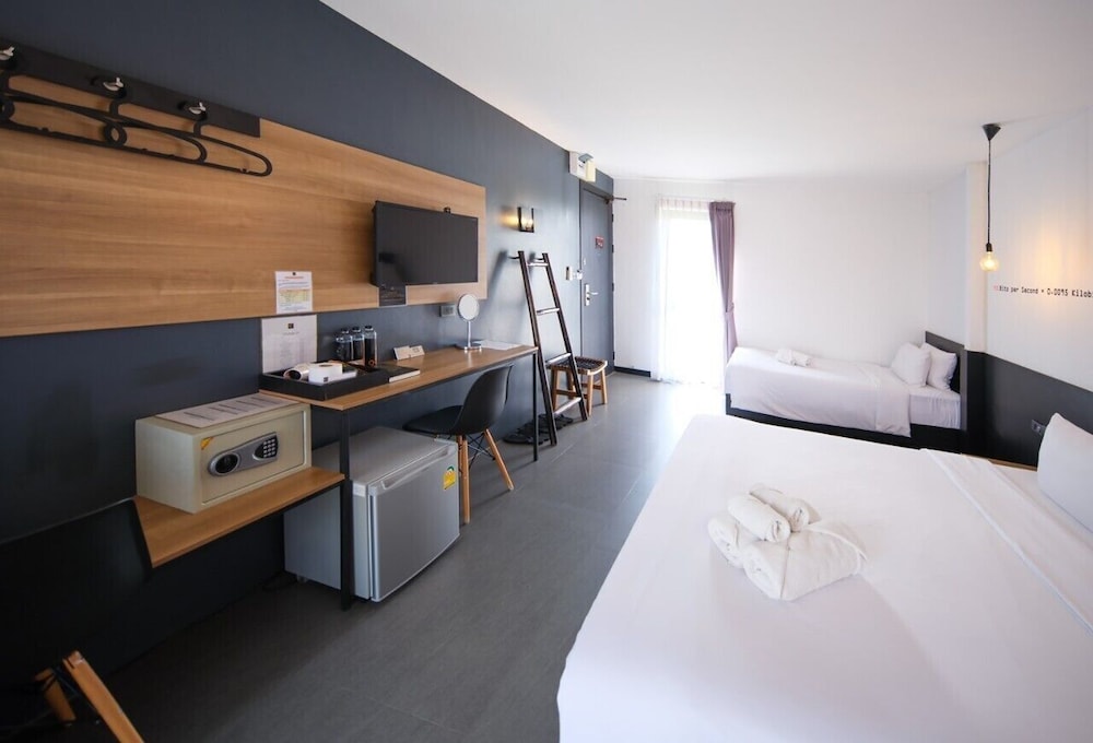 9.5 Hotel 30/70