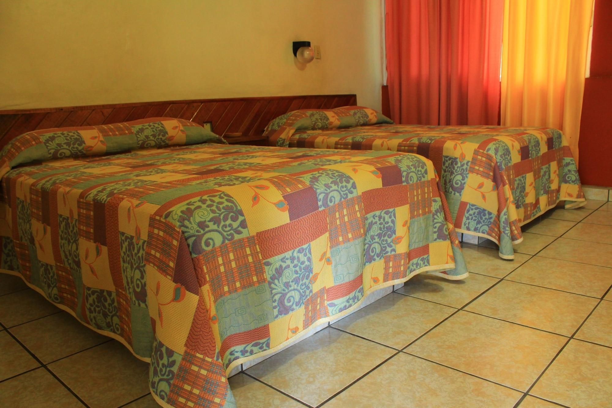 Hotel Avenida 5/17