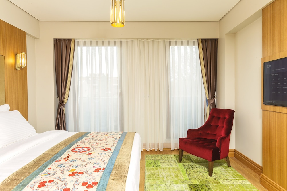 Obelisk Hotel & Suites 14/63