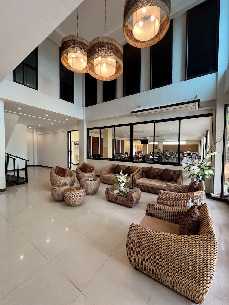 Hotel La Villa Khon Kaen 9/72