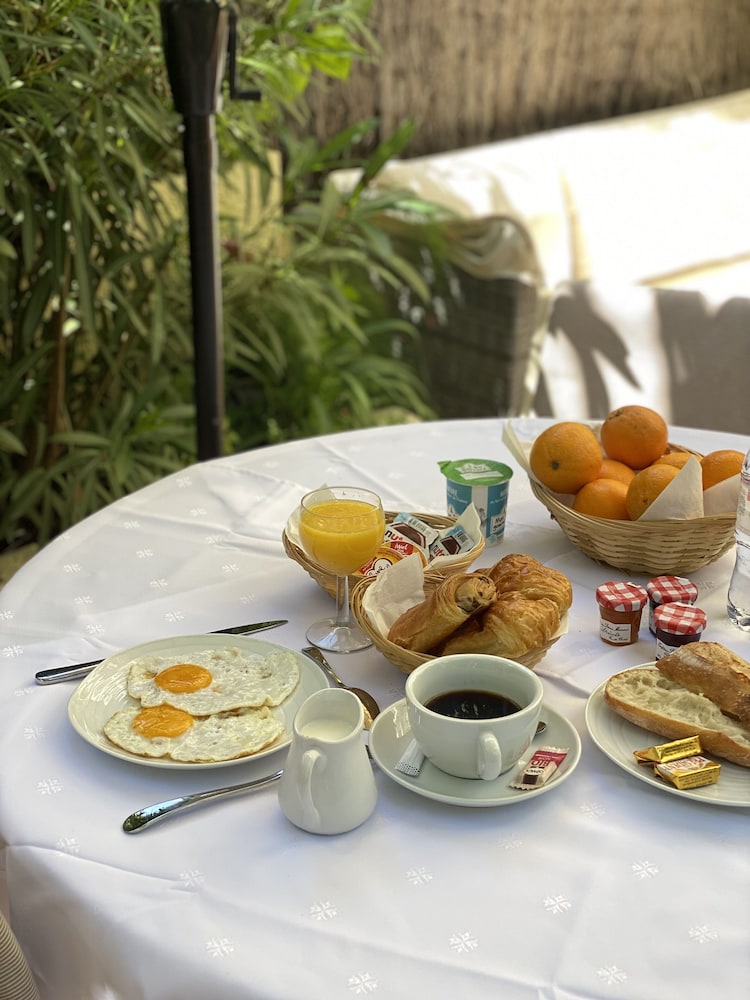 Hotel Jardin Croisette 14/24