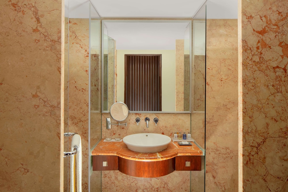 Radisson Blu Atria Bengaluru 17/76