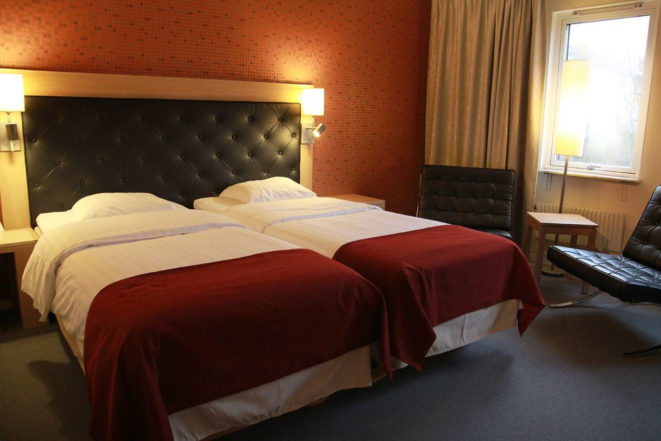 SUPERIOR, TWIN BEDS