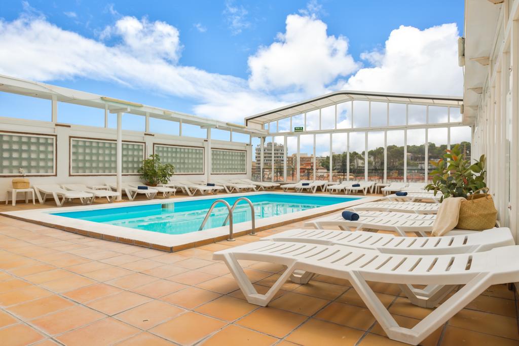Mercedes Hotel 37/56