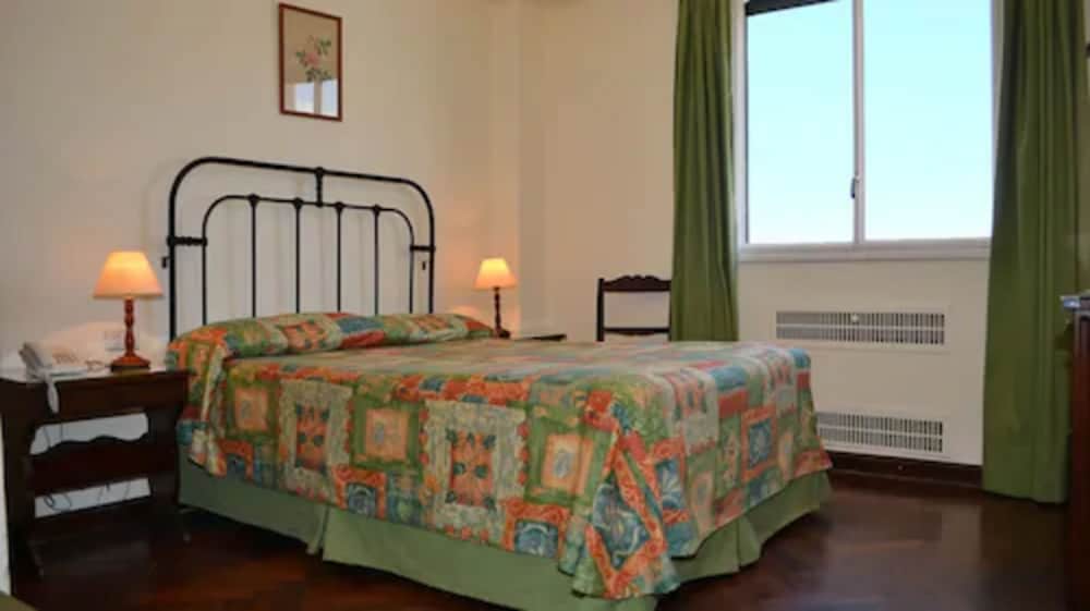 Salta Hotel 10/50