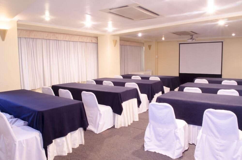 Gala Hotel Y Centro de Eventos 36/50
