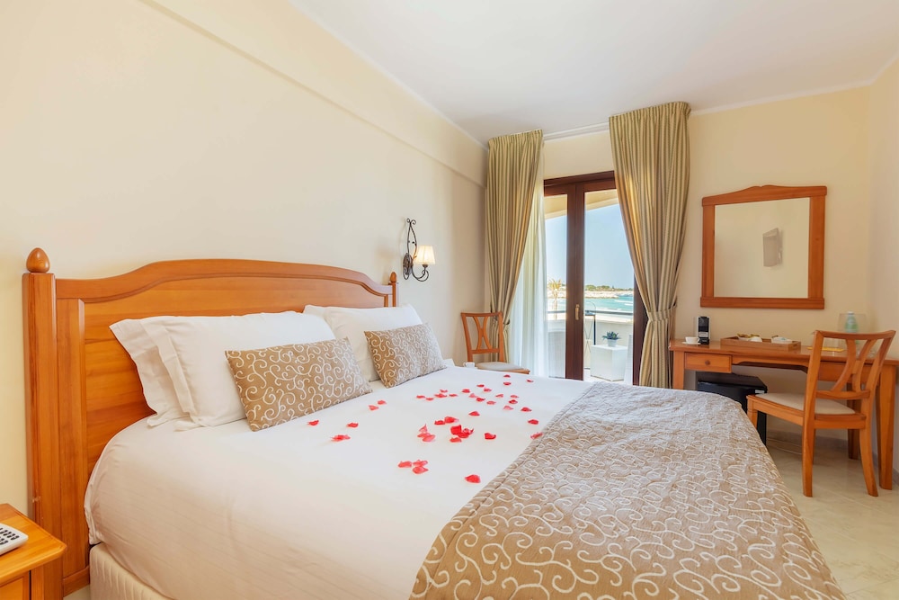 DELUXE, DOUBLE BED, SEA VIEW