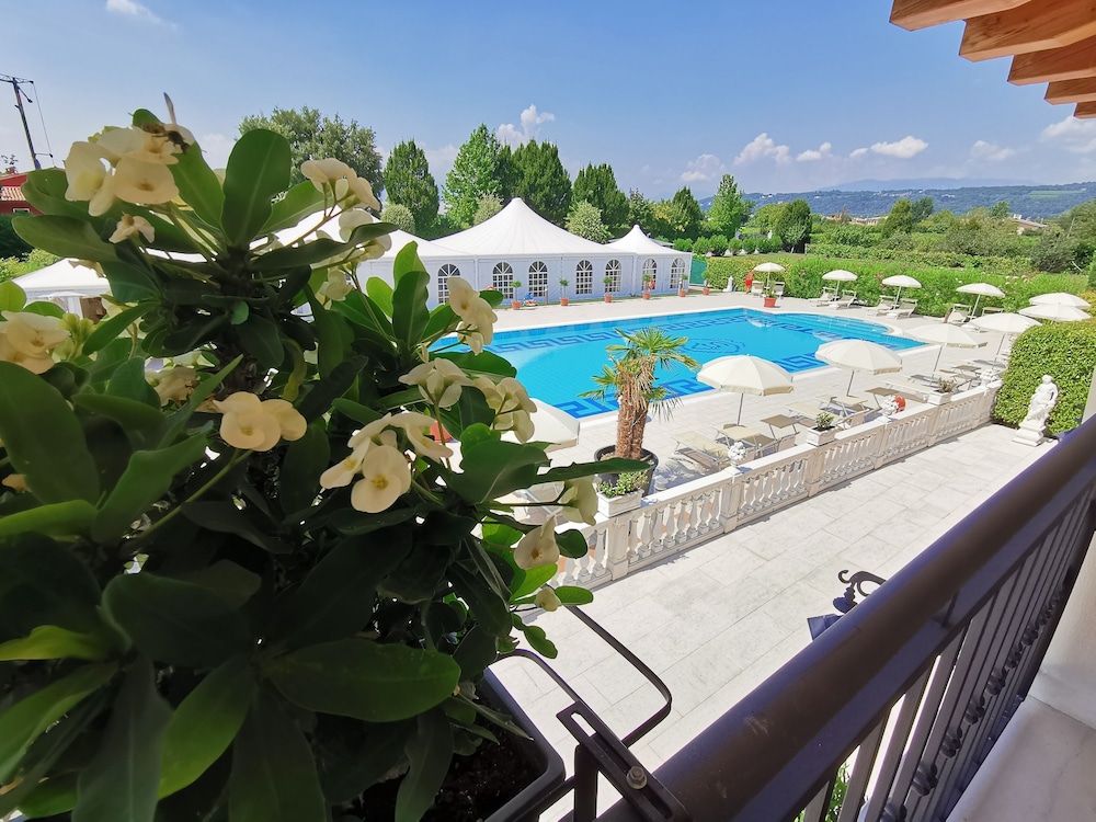 Villa Serena 28/36