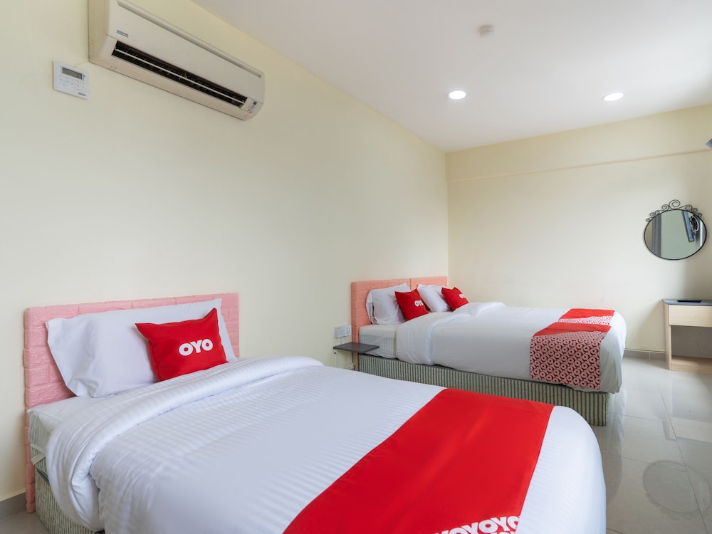 OYO 89717 Budget Star Hotel 12/32