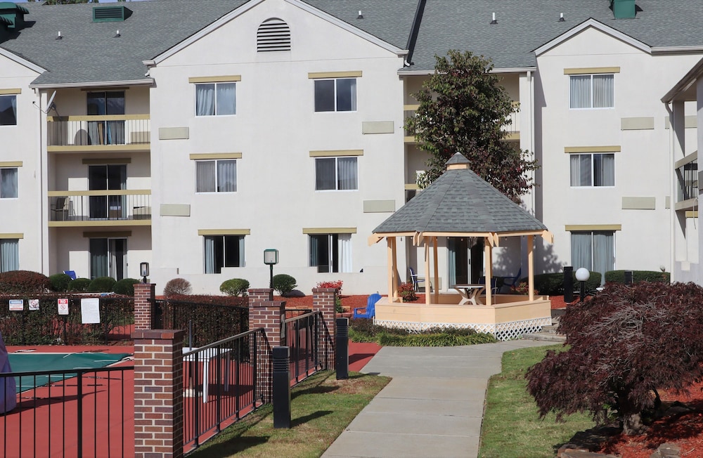 Baymont by Wyndham Norcross Atlanta Price Calendar 3/18
