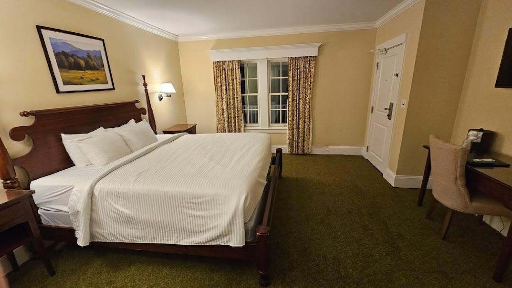 Publick House Historic Inn And Country Motor Lodge 11/49