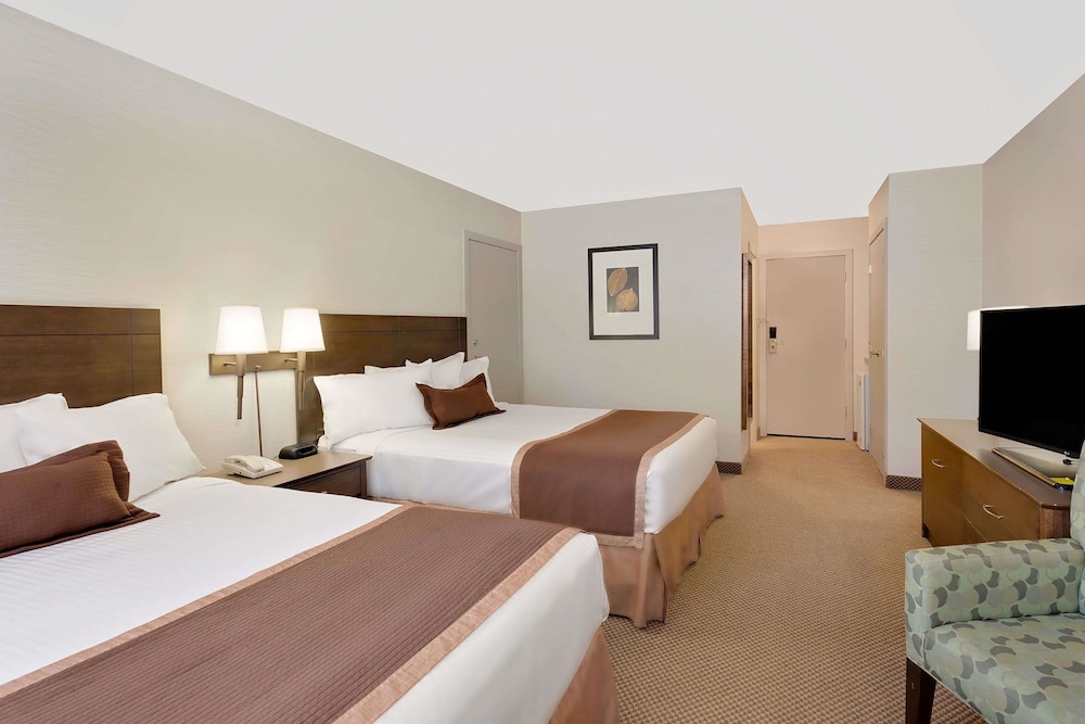 Ramada By Wyndham Kamloops 25/47