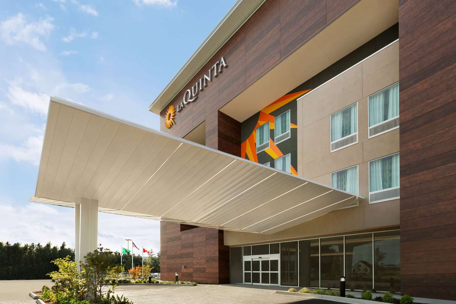 La Quinta Inn And Suites by Wyndham Burlington 3/22