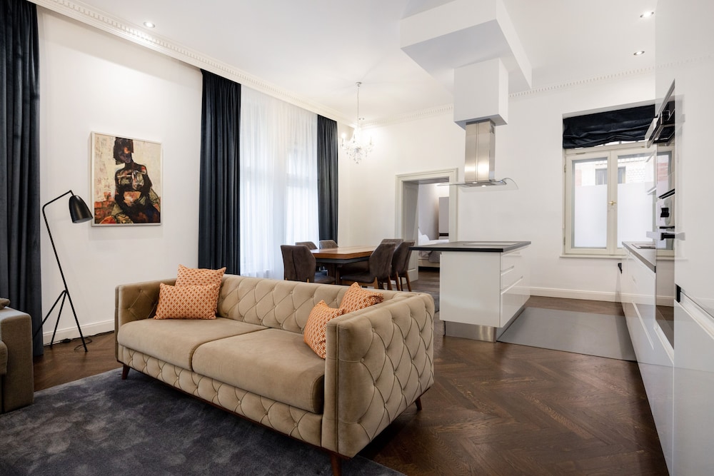 Utto Luxury Suites 39/54