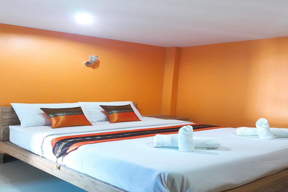 Chinda Boutique Hotel 8/56