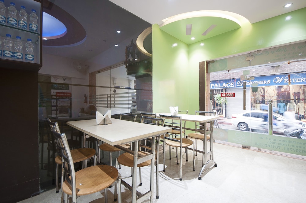 HOTEL APRA INTERNATIONAL 26/34
