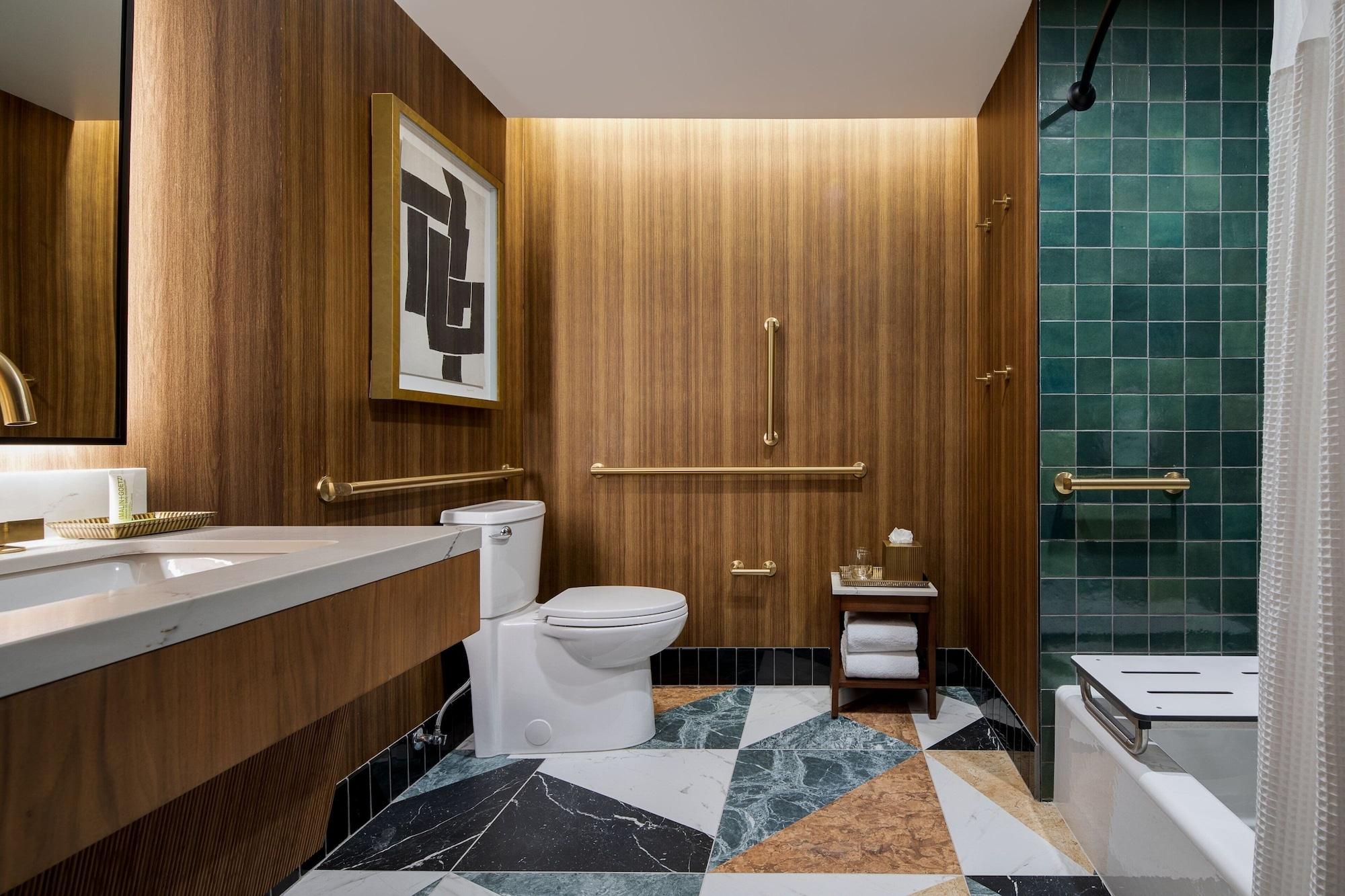 Classic, Multiple Beds, Accessible، Le Meridien Salt Lake City Downtown 6/9