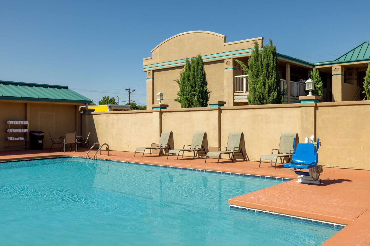 Days Inn by Wyndham Roswell 35/37