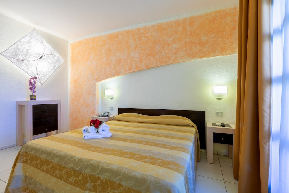 Economy, 1 Double and 1 Single Bed