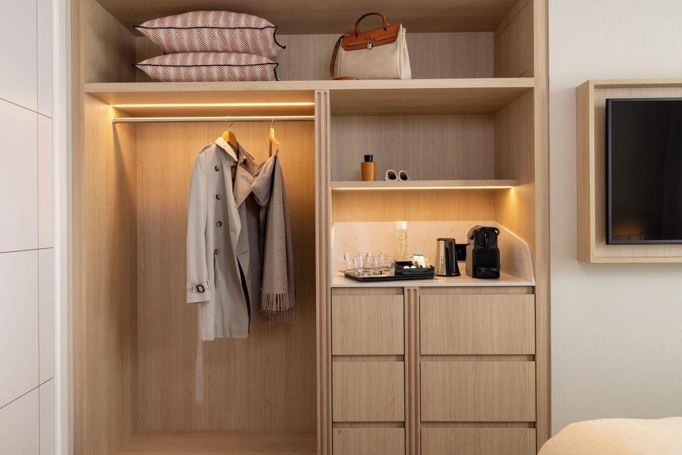 2 BEDROOMS, CONNECTING, COMFORT