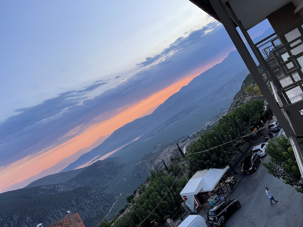 Nidimos Hotel 7/50