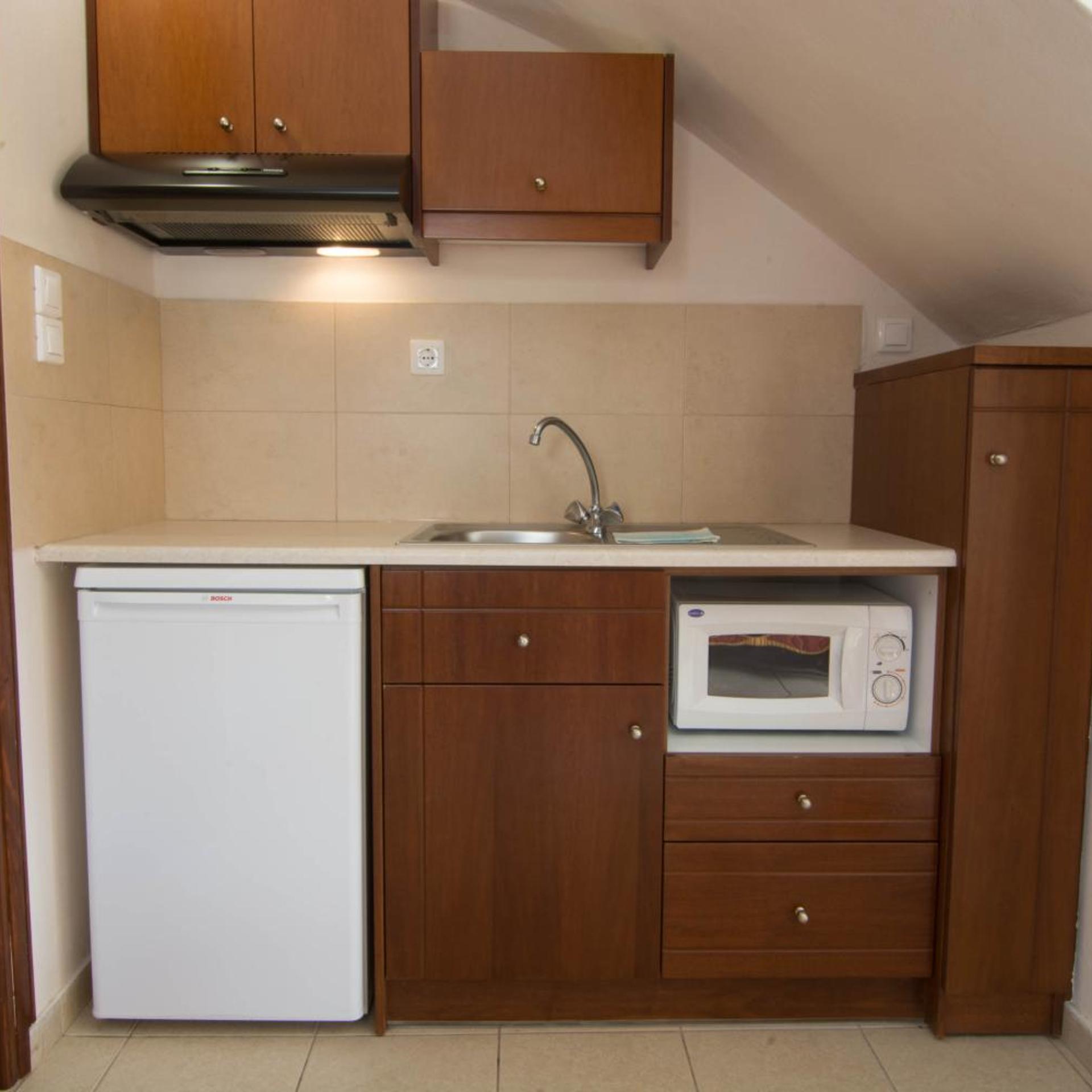 Lito Apartments 55/58