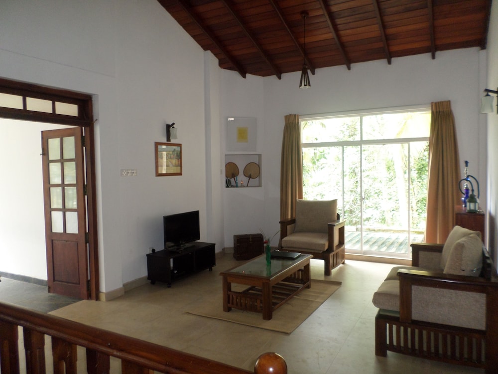 Riverside Homestay Apartments 18/27