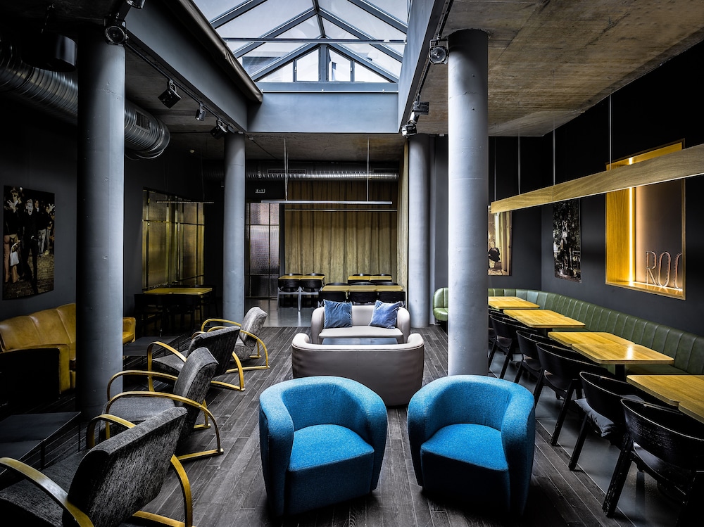 The Icon Hotel And Lounge 60/64