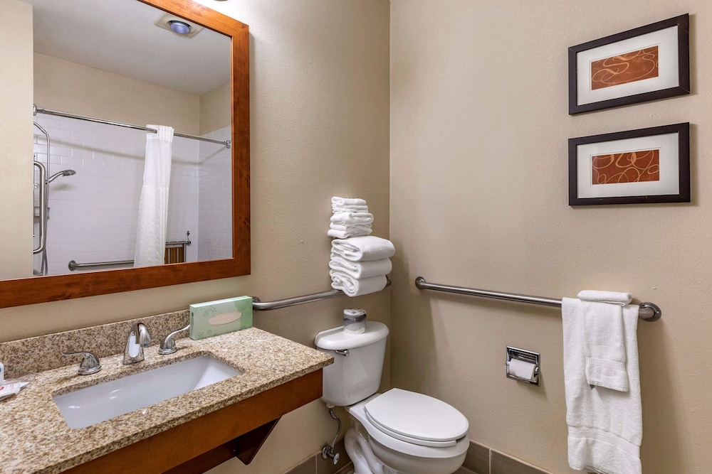 Comfort Suites Fort Collins Near University 14/35