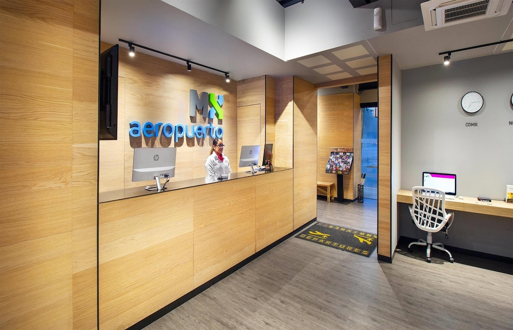 Lobby at Hotel MX aeropuerto CDMX, Trademark Collection by Wyndham, MEXICO CITY