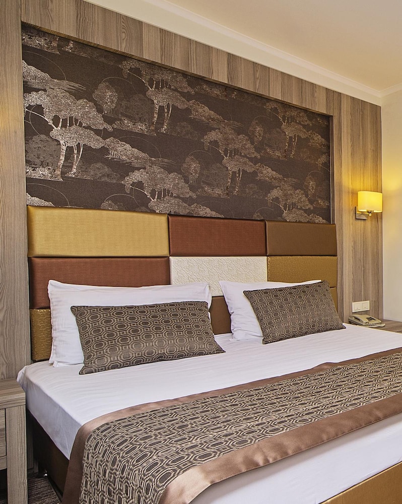 Pera Arya Hotel 29/71